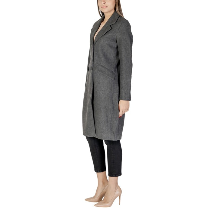 Vero Moda  Women Coat Article code: 10320531