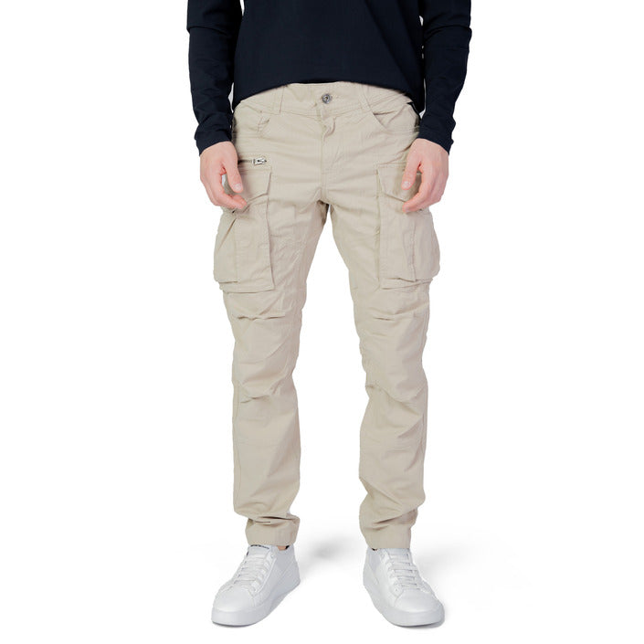 Replay - Trousers Men Article code M9873A.000.84387