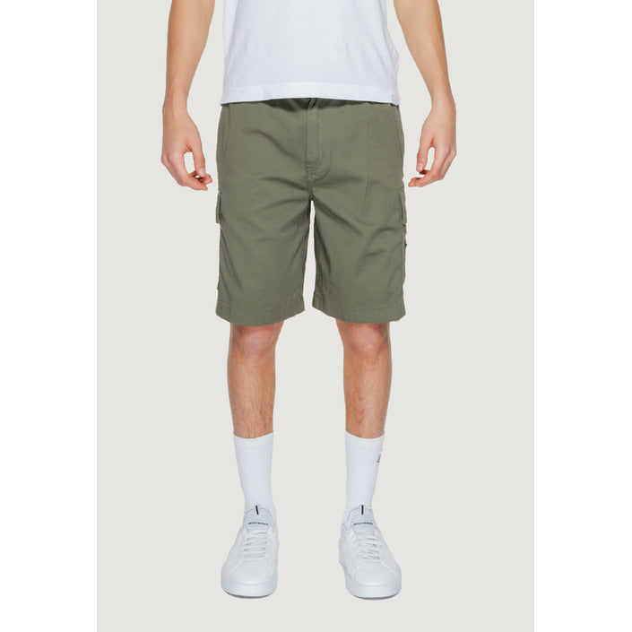 Calvin Klein Jeans - Shorts Men Article code: J30J325140