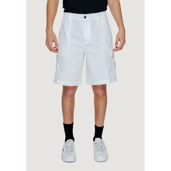 Calvin Klein Jeans - Shorts Men Article code: J30J325140